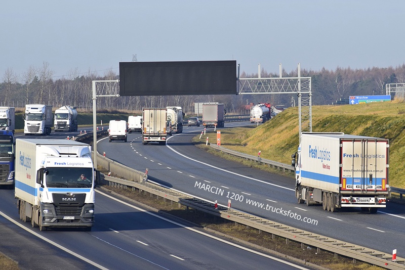 _DSC7724 RABEN FRESH LOGISTICS MIJANKA-crop-MAN TGX II.JPG