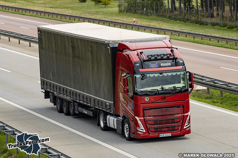 Volvo FH - MCM Kraków.jpg