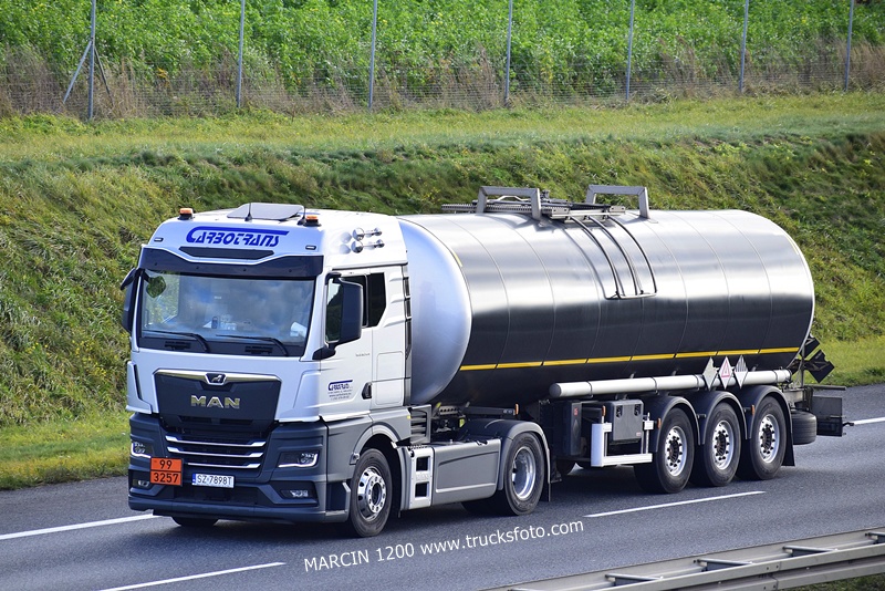 _DSC4838 CARBOTRANS-crop-MAN TGX II.JPG