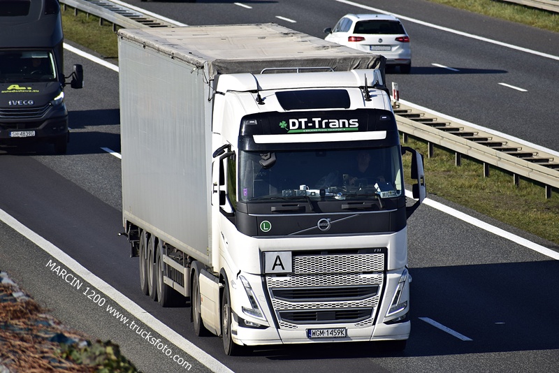 _DSC4064 DT-TRANS-crop-VOLVO FH5.JPG