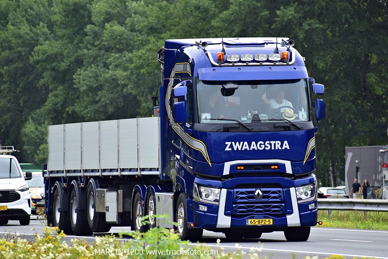 _DSC0616 ZWAAGSTRA-crop-RENAULT RANGE-T.JPG