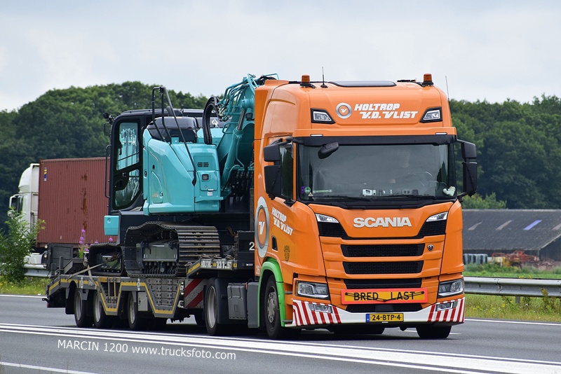 _DSC0086 HOLTROP V.D.VLIST-crop-SCANIA R NG.JPG