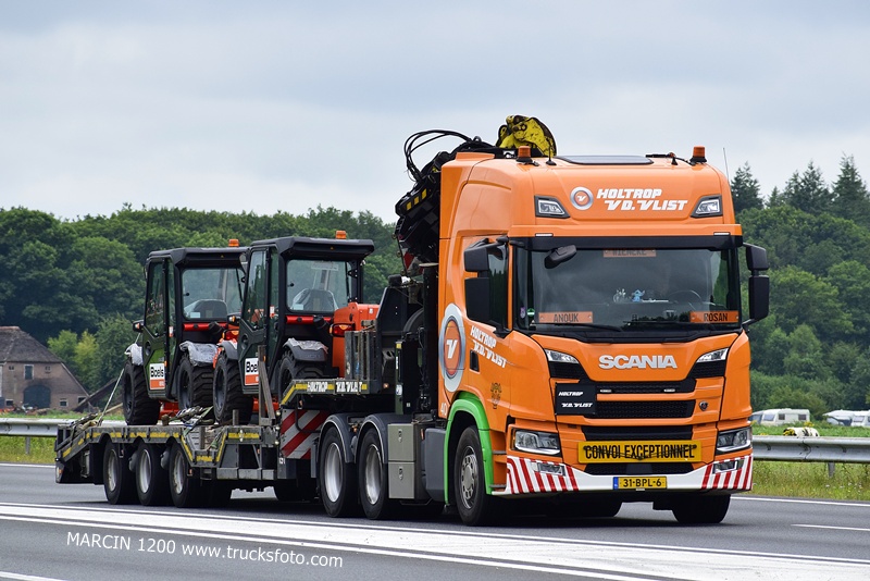 _DSC0093 HOLTROP V.D.VLIST-crop-SCANIA P NG.JPG