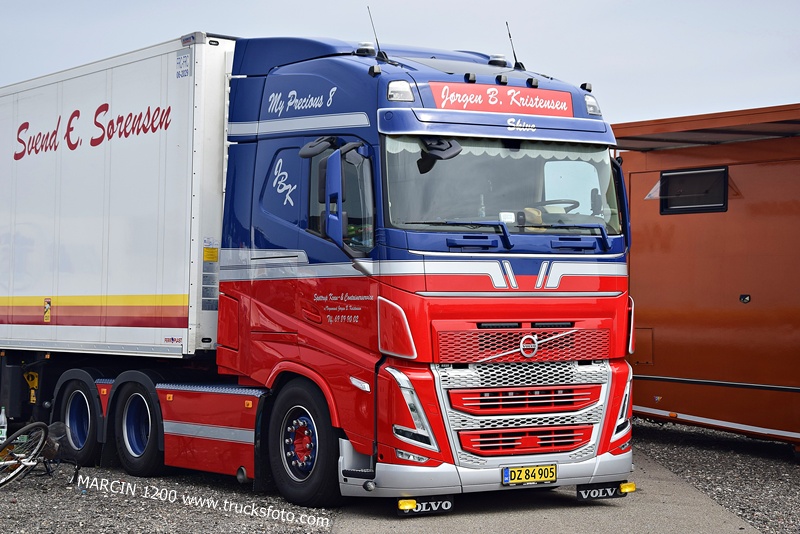 _DSC1614 JORGEN B. KRISTENSEN-crop-VOLVO FH5.JPG
