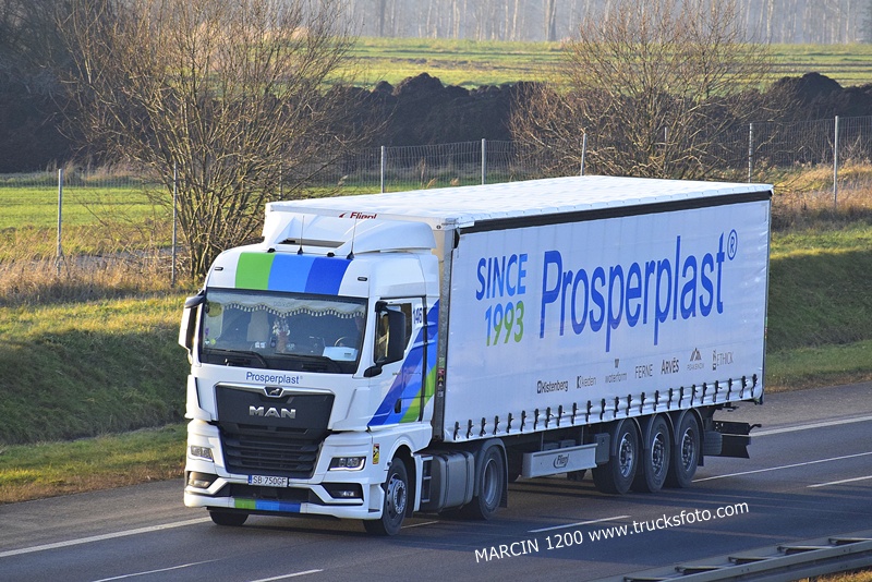 _DSC8980 PROSPERPLAST-crop-MAN TGX II.JPG