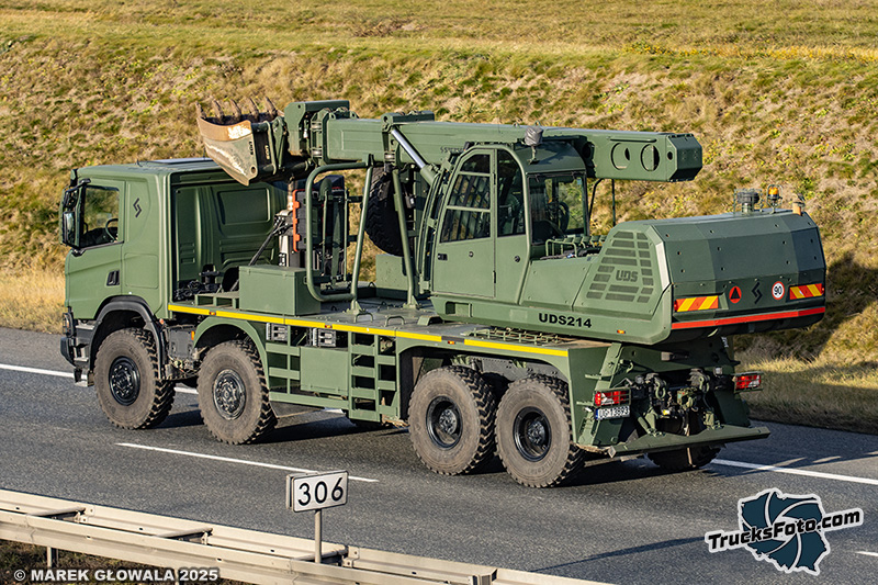 Scania P460 8x8 Koparka UDS 214.3.jpg