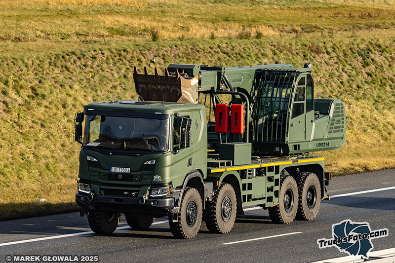 Scania P460 XT 8x8 UDS 214.3.jpg