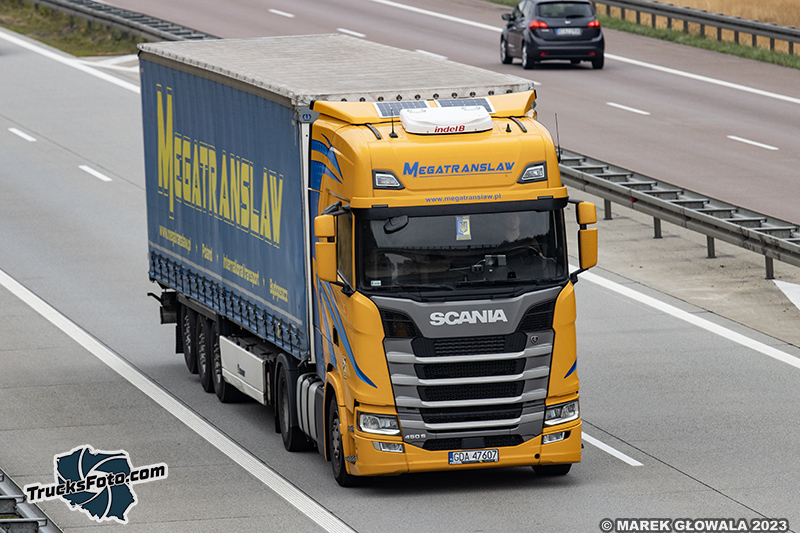 Scania 450S Megatraslaw.jpg