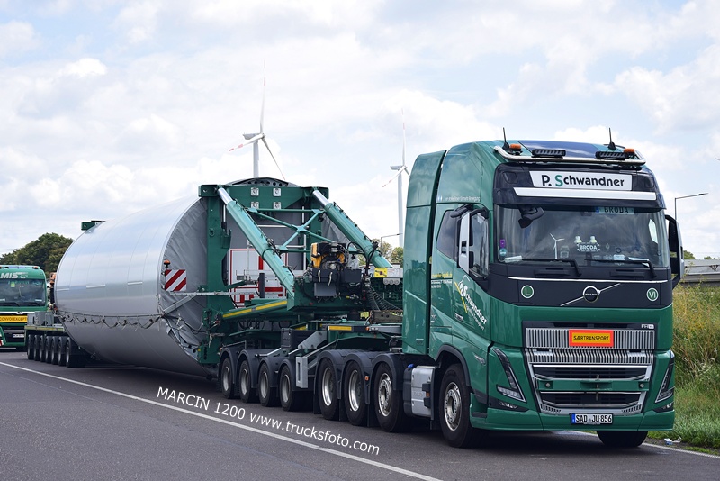 _DSC7771 SCHWANDNER-crop-VOLVO FH5.JPG