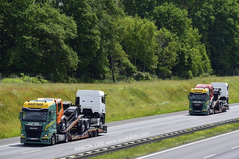 GARTNER (3)-crop-MAN TGX II.JPG