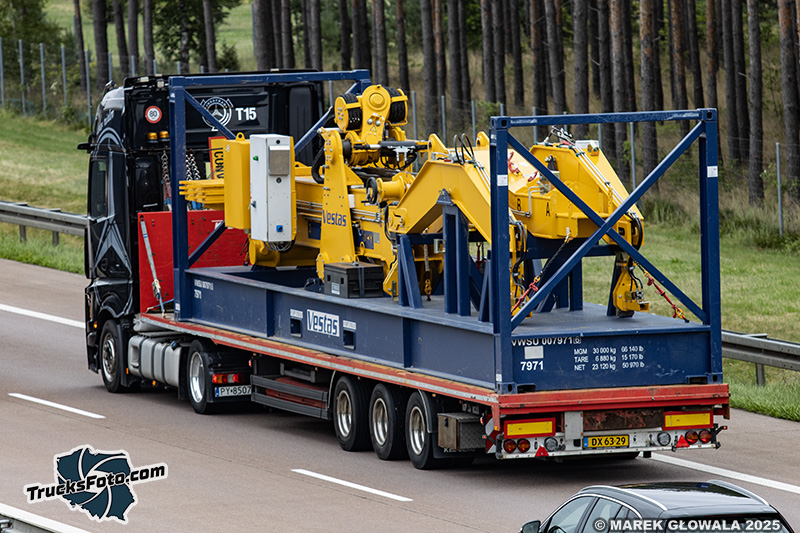 MB Actros L Vestas.jpg