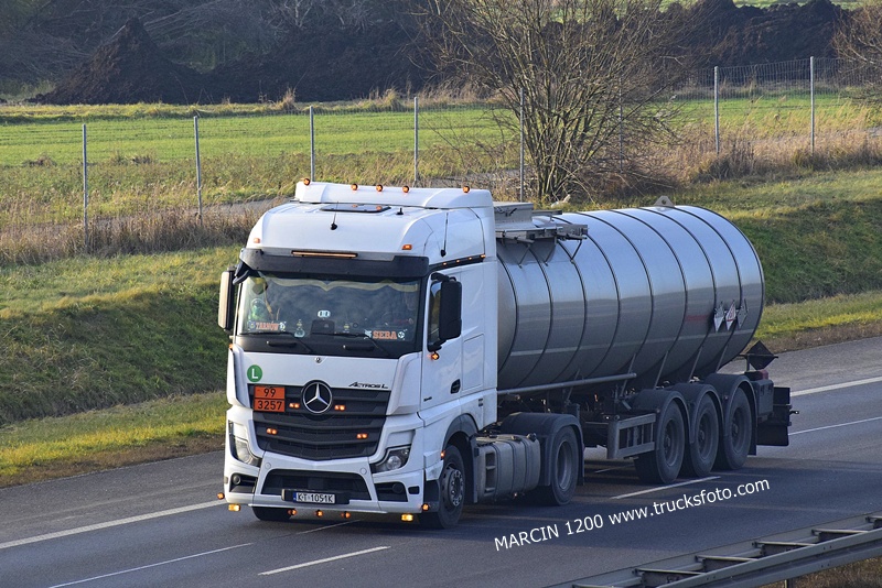 _DSC8926 ActrosL MP5-crop------.JPG