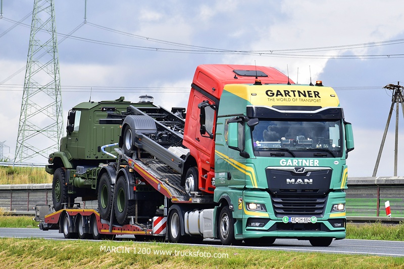 GARTNER (7)-crop-MAN TGX II.JPG