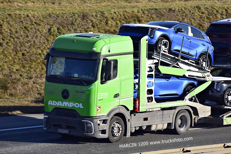 _DSC1040 ADAMPOL-crop-ActrosL ProCabin.JPG