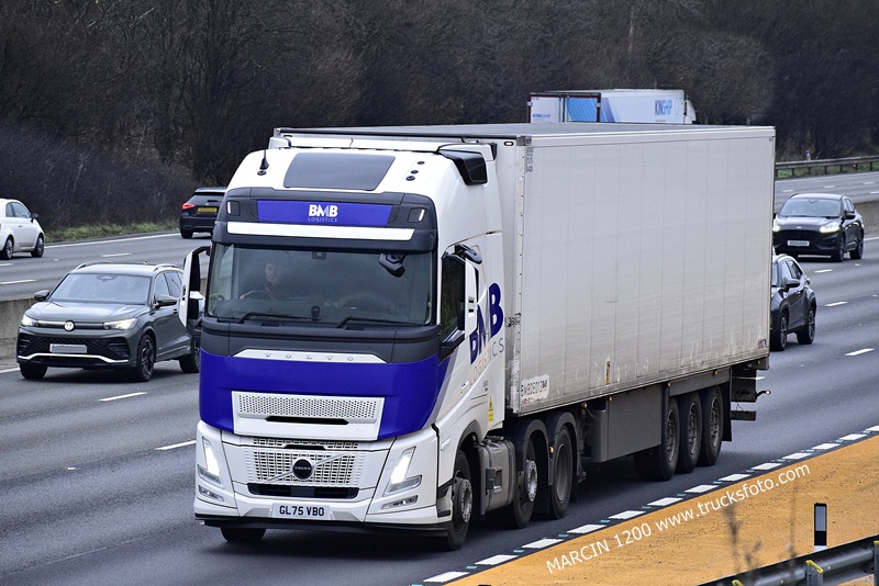 _DSC9052 BMB-crop-VOLVO FH AERO.JPG