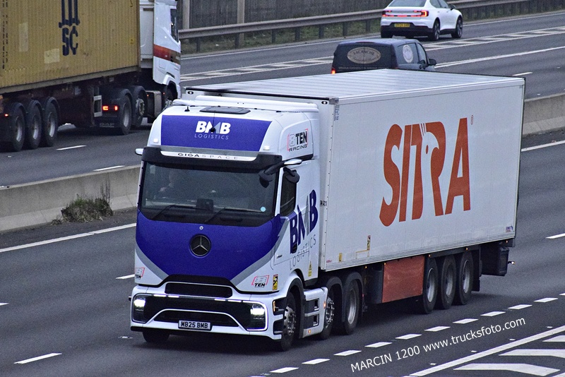 _DSC9859 BMB-crop-ActrosL ProCabin.JPG