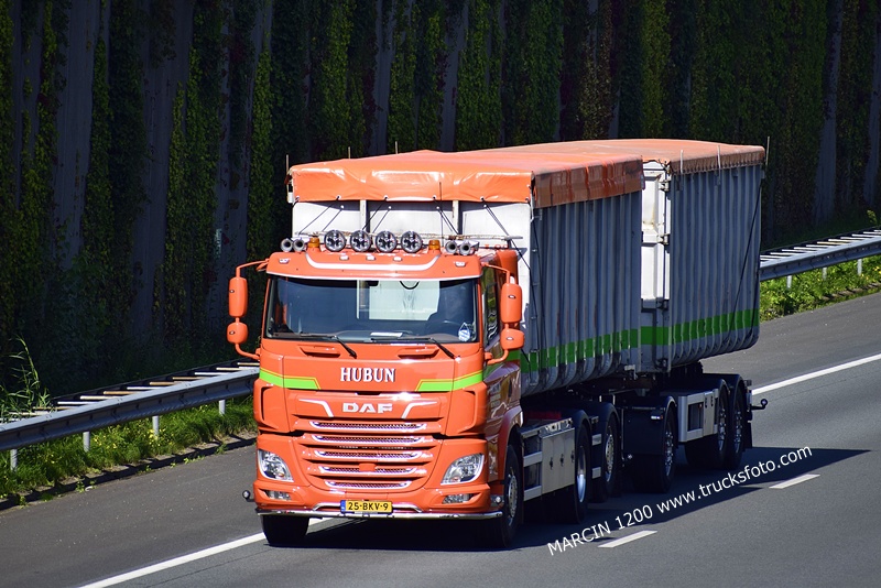 _DSC7372 HUBUN-crop-DAF.JPG