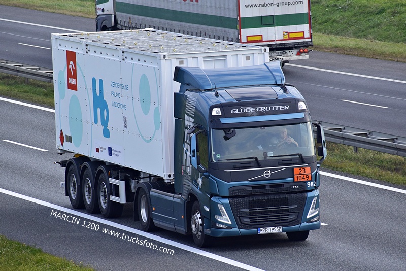 _DSC5699 ORLEN-crop-VOLVO FM5.JPG