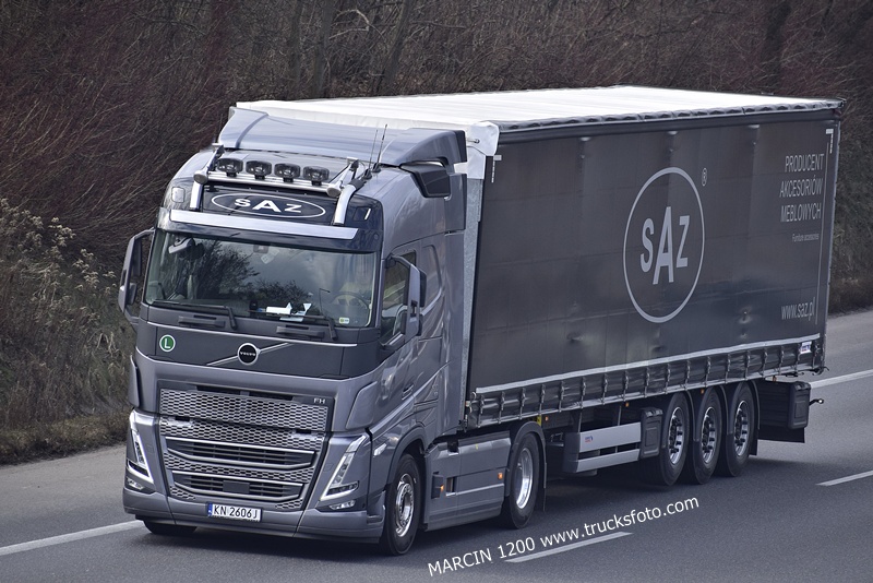 SAZ-crop-VOLVO FH5.JPG