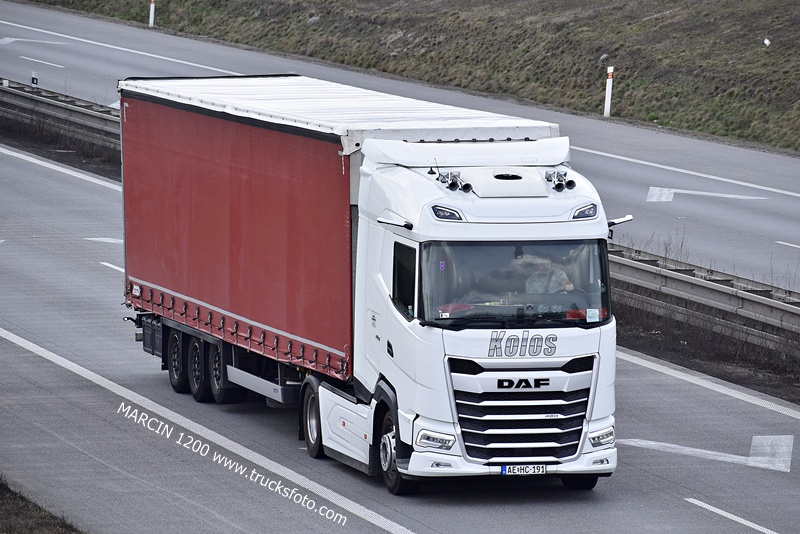 _DSC2888 KOLOS-crop-DAF XG.JPG