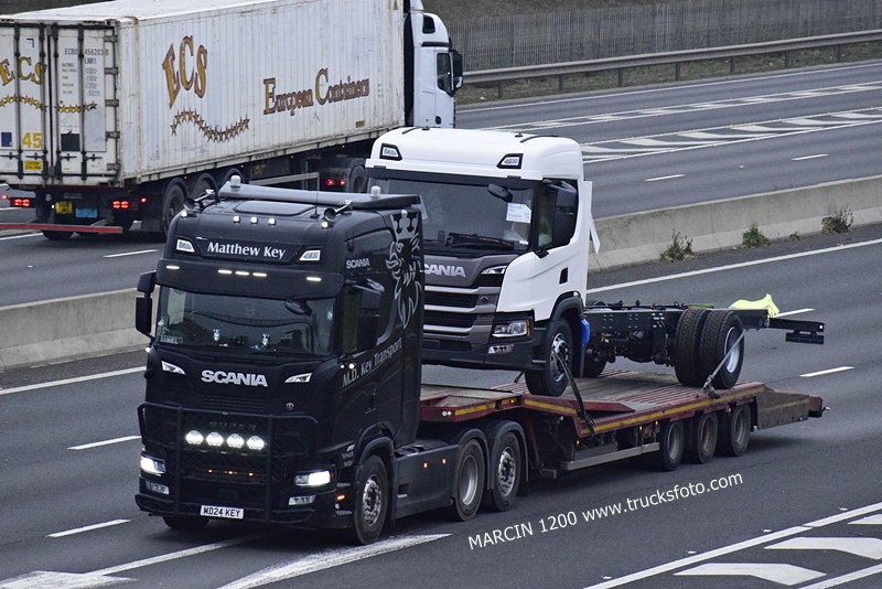 _DSC9934 MATTHEW KEY-crop-SCANIA S.JPG