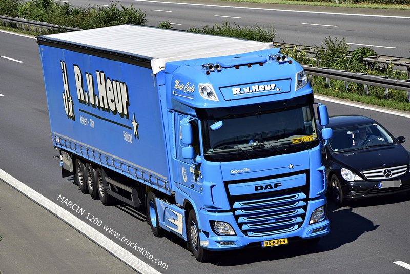 _DSC4771 R. Van Heur-crop-DAF XF 106.JPG