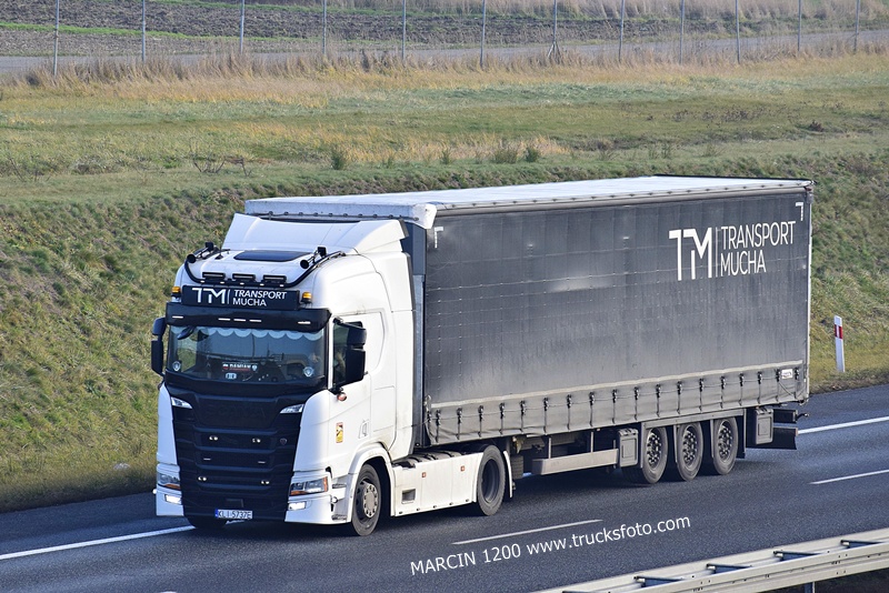 _DSC8556 TM Transport Mucha-crop-SCANIA R NG.JPG