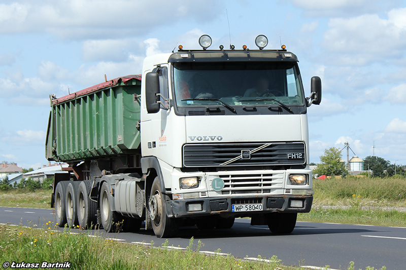 Volvo FH12 3.jpg