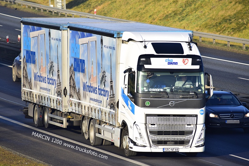 _DSC8507 EKO OKNA-crop-VOLVO FH5.JPG
