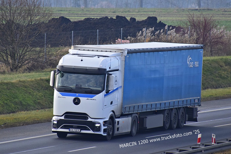 _DSC8885 GAZ FULL-crop-ActrosL ProCabin.JPG