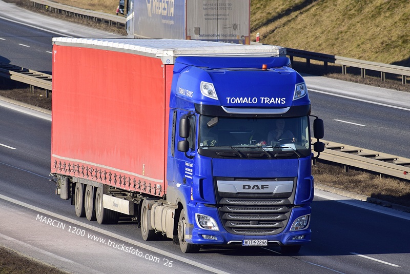 _DSC1139 TOMALO TRANS-crop-DAF XF 106 II.JPG