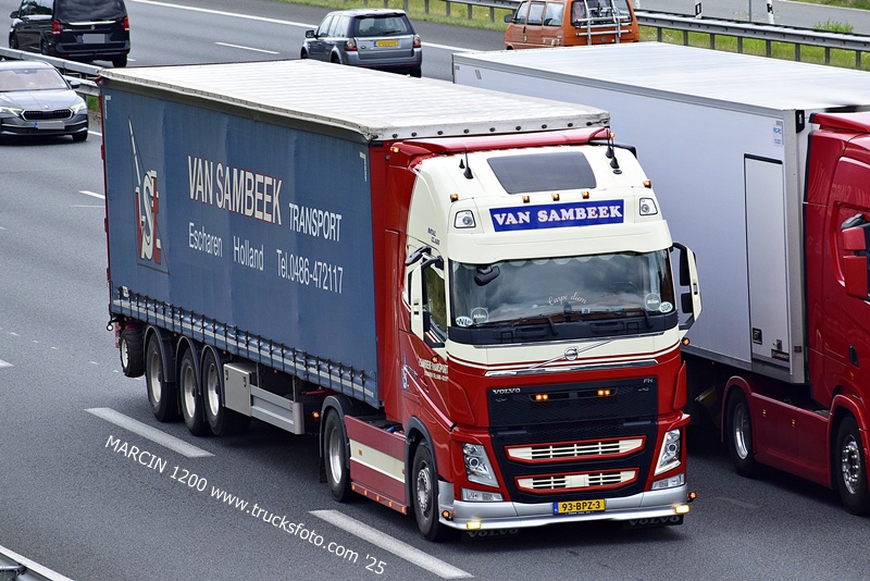 _DSC9443 VAN SAMBEEK-crop-VOLVO FH4.JPG