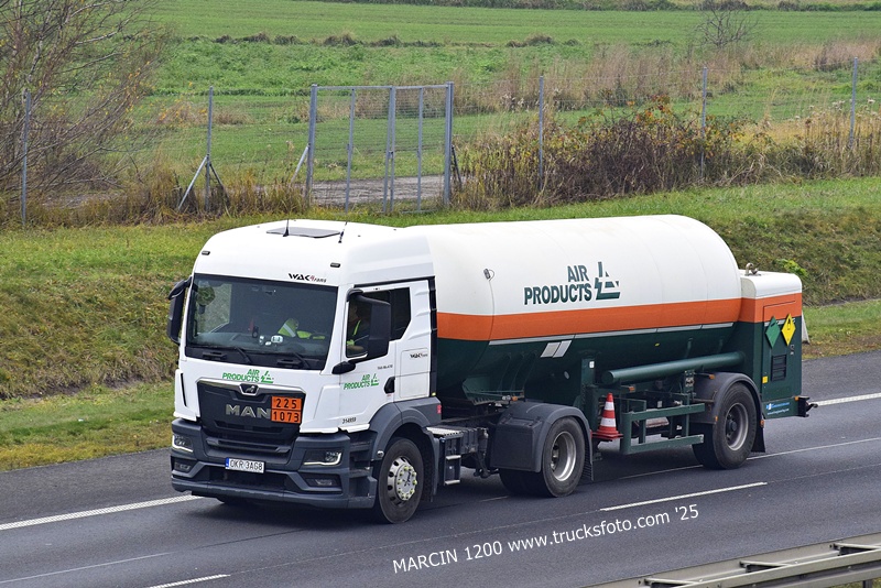 _DSC5278 WAK TRANS-crop-MAN TGS II.JPG