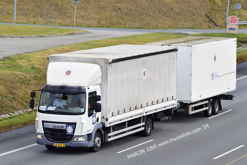 _DSC00011 (1708) POMOC HUMANITARNA-crop-daf lf.JPG