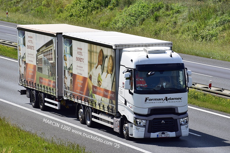 FORMAN ADAMEC (2)-crop-RANGE-T.JPG