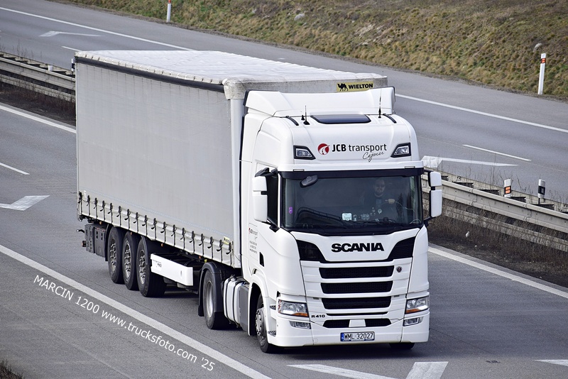 _DSC2754 JCB Cejmer Transport-crop-SCANIA R410 - WIELTON.JPG