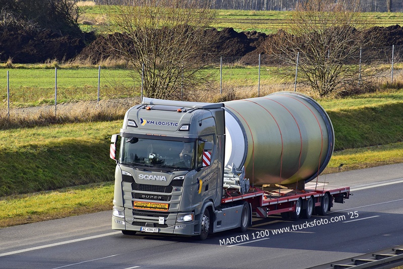 _DSC7985 KM LOGISTIC-crop-SCANIA S500 SUPER.JPG