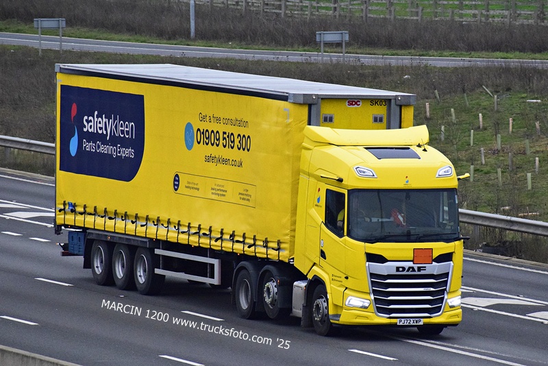 _DSC0169 SAFETYKLEEN-crop-DAF XF.JPG