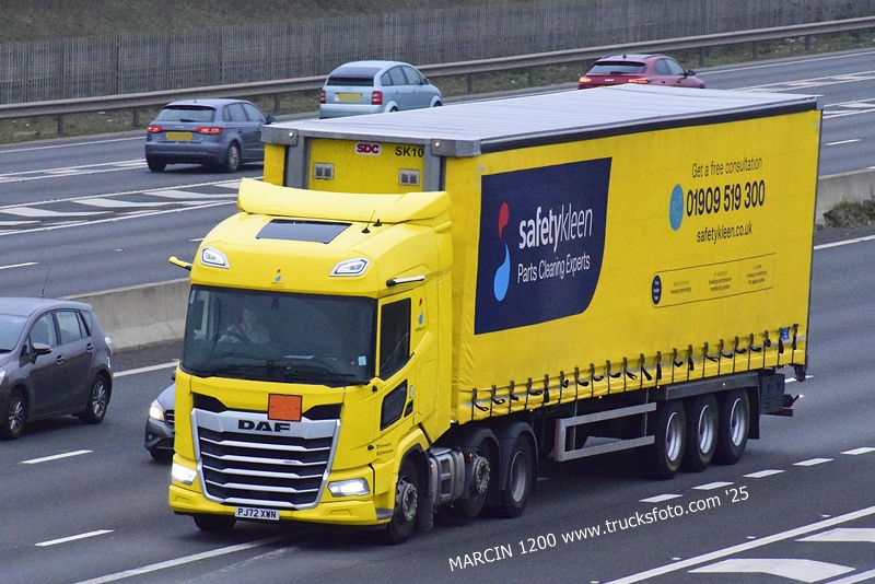 _DSC9913 SAFETYKLEEN-crop-DAF XF.JPG