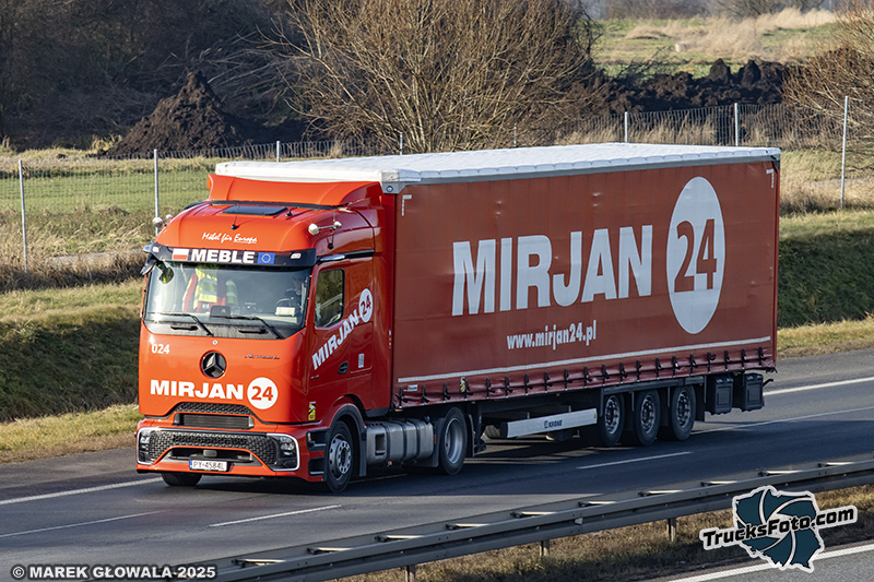 Mercedes-Benz Actros Procabin - Mirjan 024.jpg