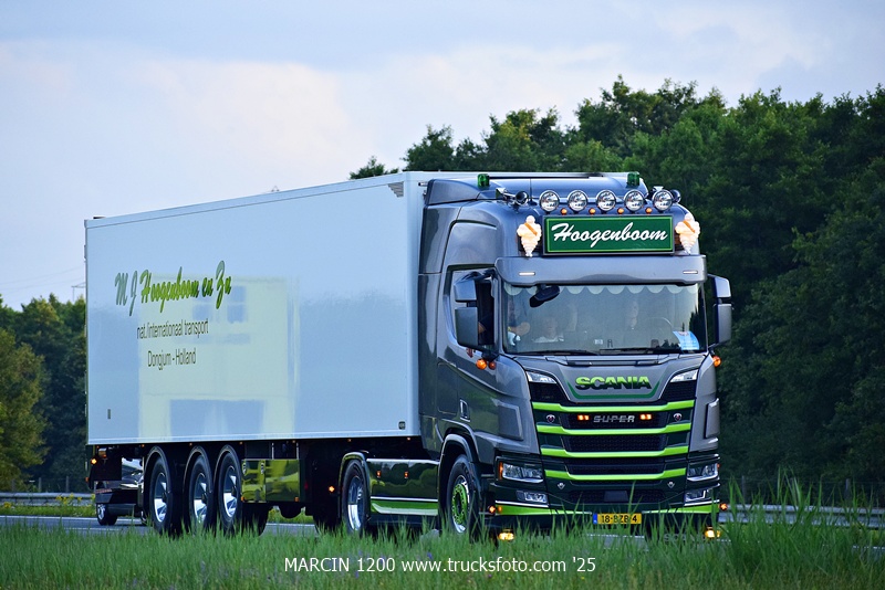 _DSC1204 HOOGENBOOM-crop-SCANIA R NG V8.JPG
