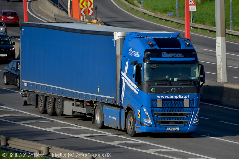 Volvo FH5_Ampliz_4860.JPG
