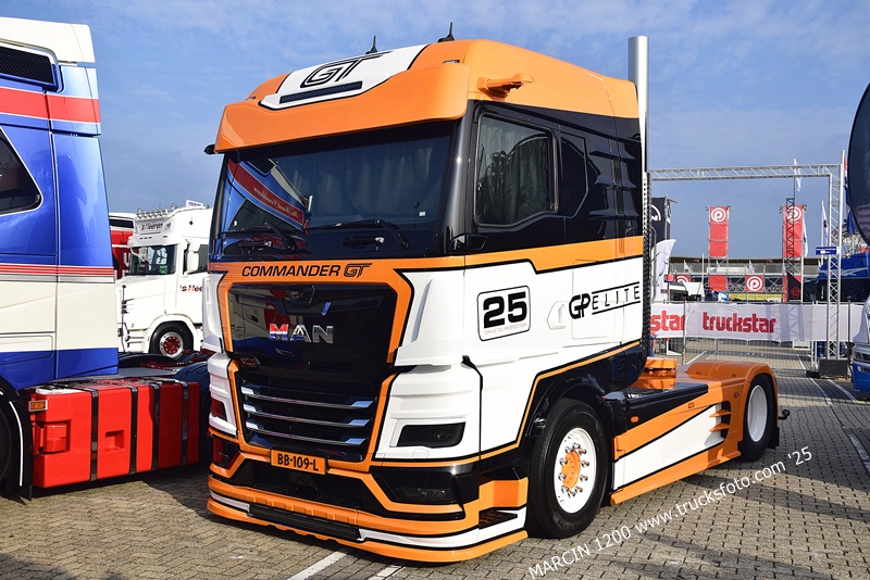 _DSC1299 MAN TGX II COMMANDER GT-crop--------.JPG