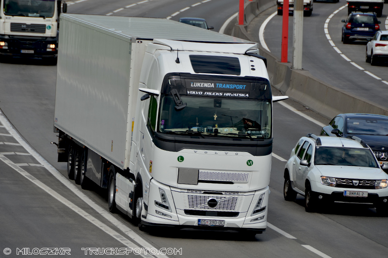 Volvo FH Aero_Lukenda Transport_5276.JPG