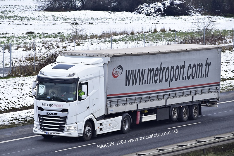 _DSC6366 METROPORT-crop-DAF XG.JPG