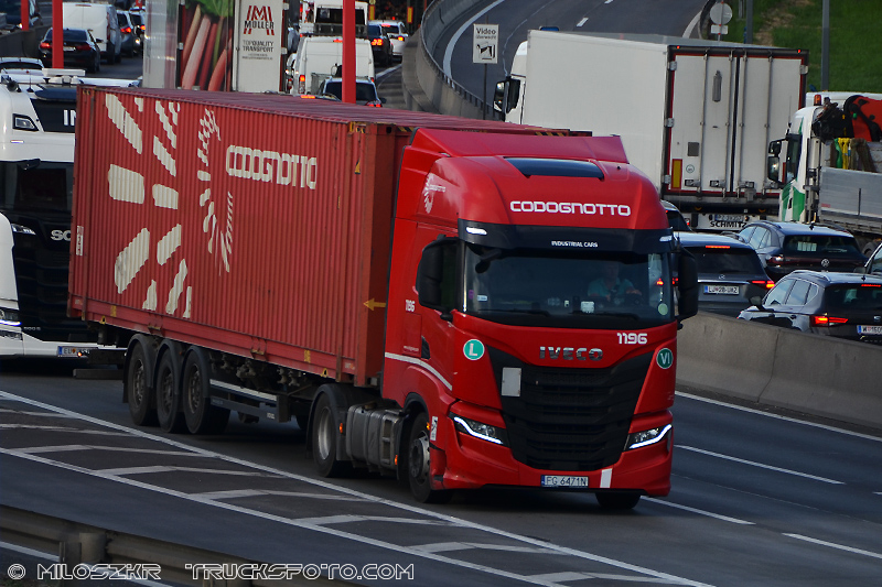 Iveco S-way_Codognotto_4206.JPG