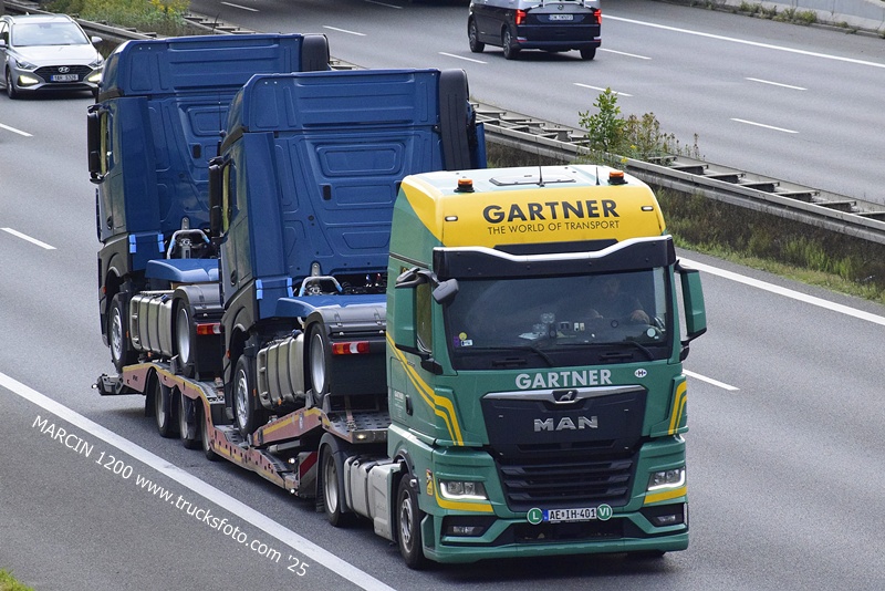 _DSC1995 GARTNER-crop-MAN TGX II.JPG