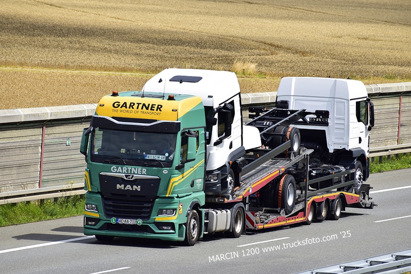GARTNER (8)-crop-MAN TGX II.JPG