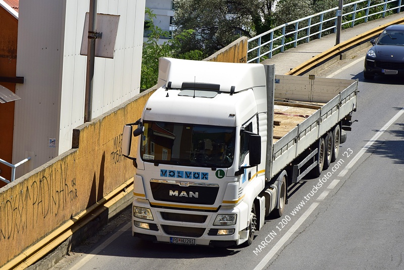 _DSC7261-crop-VOLVOX - MAN.JPG