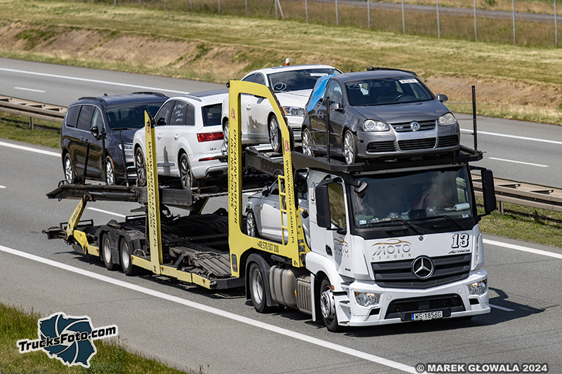 Mercedes-Benz Actros Moto Leader.jpg